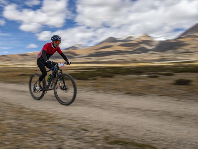 山地越野车挑战赛下载_山地越野车挑战赛攻略_安卓苹果最新版本
