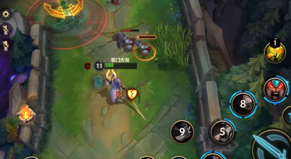 英雄联盟手游蛮王怎么出装备