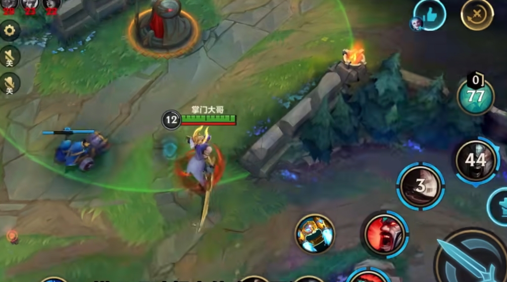 英雄联盟手游蛮王怎么出装备