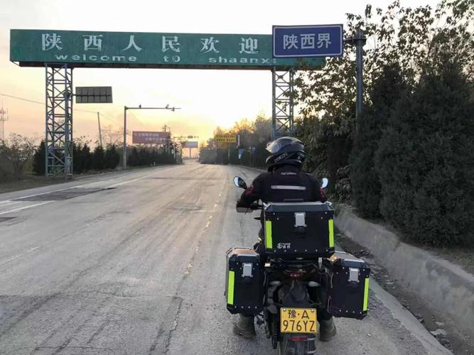 警察摩托飞驰畅玩_游戏下载app_警摩之旅最新版