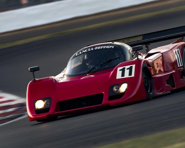 复仇女神红色赛车游戏下载_复仇女神红色赛车手游攻略_安卓苹果最新版本