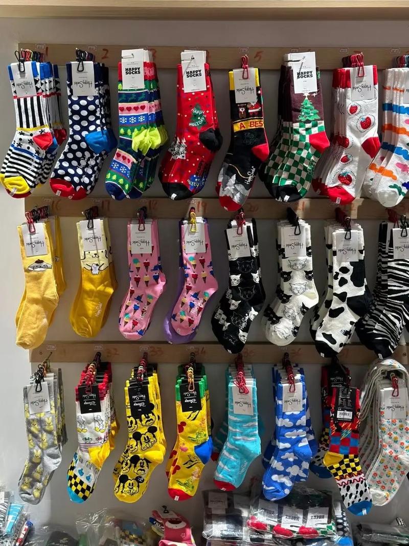 花袜子找 25 个不同游戏下载_花袜子找 25 个不同安卓下载_花袜子找 25 个不同苹果下载