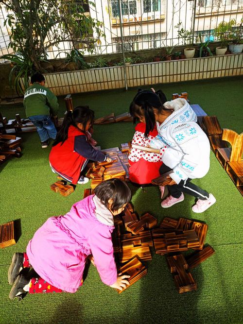 红积木走白瓷砖游戏下载_红积木走白瓷砖官网下载_手机安卓苹果app