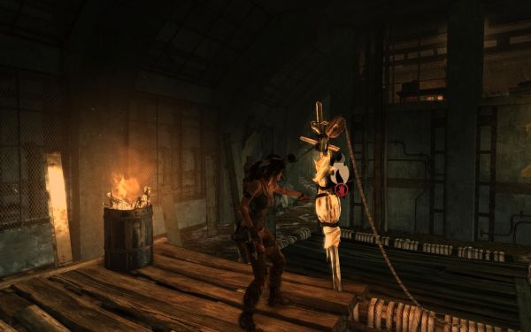 古墓丽影火把怎么拿出来