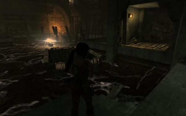 古墓丽影火把怎么拿出来