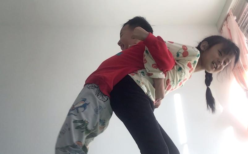 顶屁股游戏最全攻略解说_顶屁股游戏最新技巧通关