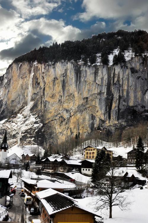 岩石山逃脱手游下载_岩石山逃脱官网下载_手机安卓苹果app