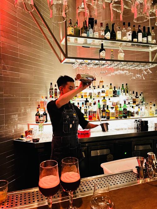 酒吧调酒师最全游戏攻略解说_酒吧调酒师最新游戏技巧通关