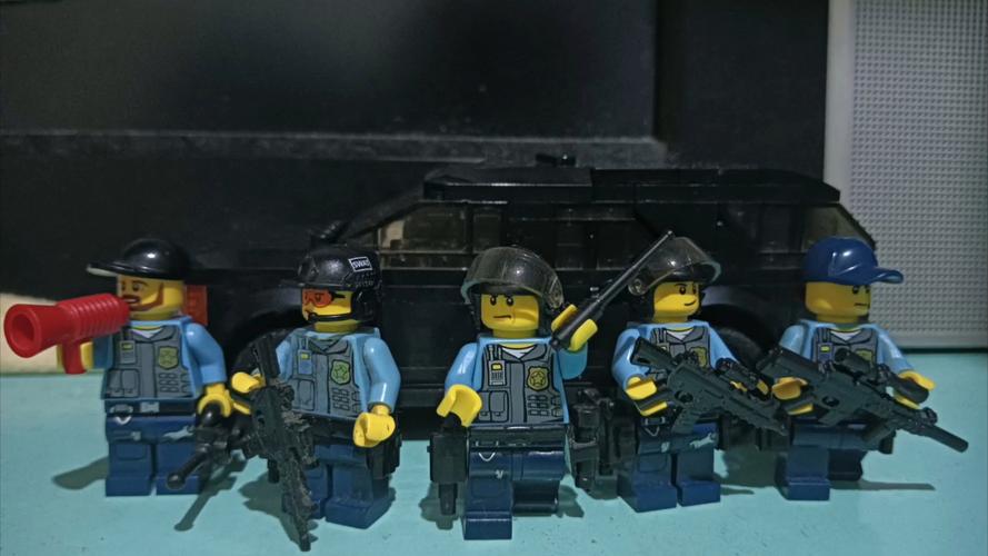 乐高巡警找轮胎游戏下载_乐高巡警找轮胎手游下载_乐高巡警找轮胎安卓苹果app下载