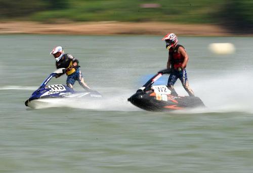 水上摩托最全游戏攻略解说_水上摩托最新游戏技巧通关