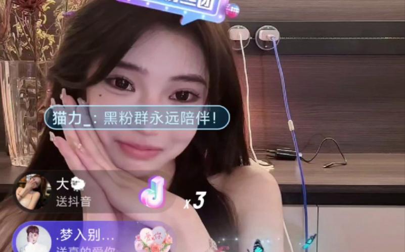 李诗萌最全游戏攻略解说_李诗萌最新游戏技巧通关