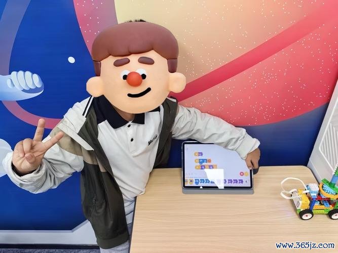 小小机器人最全游戏攻略解说_小小机器人最新游戏技巧通关